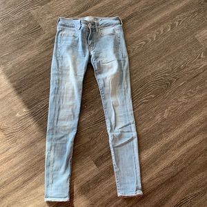 American Eagle light colored skinny jegging